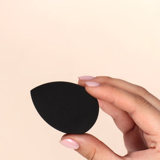 Цена за 2 шт. Спонж для макияжа «Капля», 6×4 см, увеличивается при намокании, в футляре, чёрный