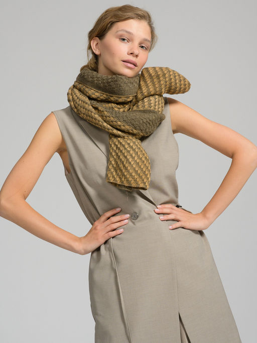 в составе шерсть мягкий двусторонний палантин - Tantino фото 4