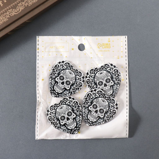 Цена за 4 шт. Декор для творчества акрил «Череп в сердце», 4.3×3.7×0.2 см