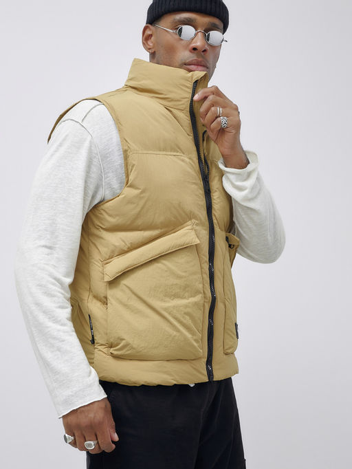 Жилет мужской утепленный спортивный бежевого цвета 15322B - Mtforce фото 10