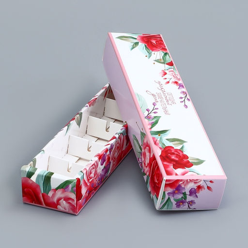 Цена за 2 шт. Коробка для 5 конфет с обечайкой, с окном «Цветочки», 21×5×3.3 см