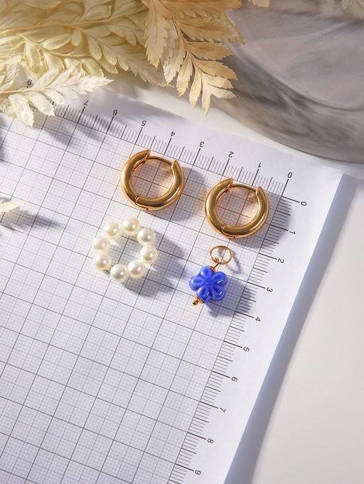 Серьги со съёмным элементом Трансформер цветок, цвет бело-синий в золоте