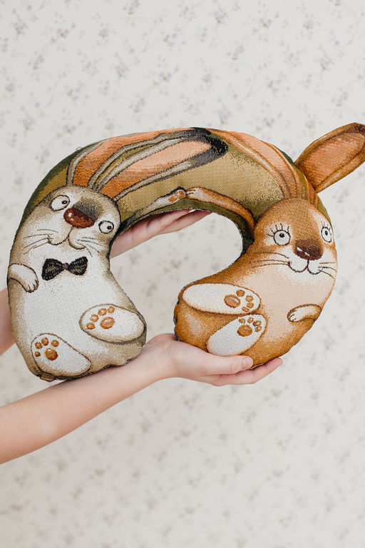 Подушка игрушка С любовью зайчата 30*40