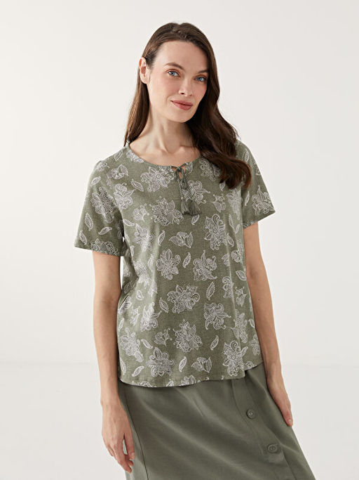 Ba?lamal? Yaka ?i?ekli Bluz