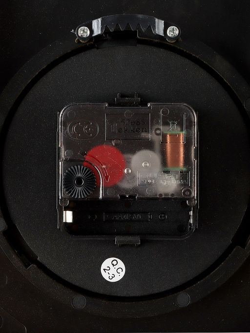 Часы настенные интерьерные «Чашка», бесшумные, плавный ход, 29×30 см, d=10.5 см, коричневые