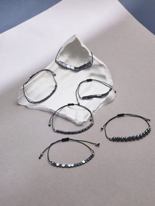 Цена за 12 шт. Браслет-оберег «Гематит» ассорти форм, серый