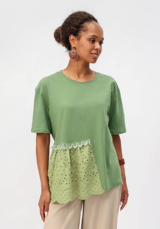 Блуза свободного кроя с вставкой из шитья оливковый