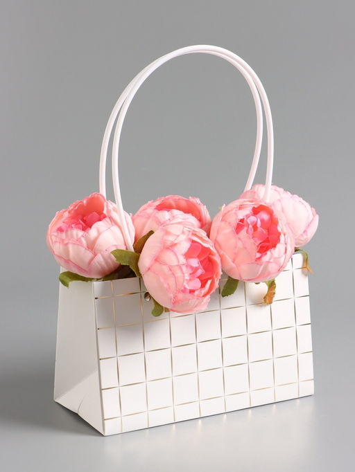 Цена за 10 шт. Сумка переноска для цветов, влагостойкая, белая, с тиснением, 22×10.5×13.5±5% см