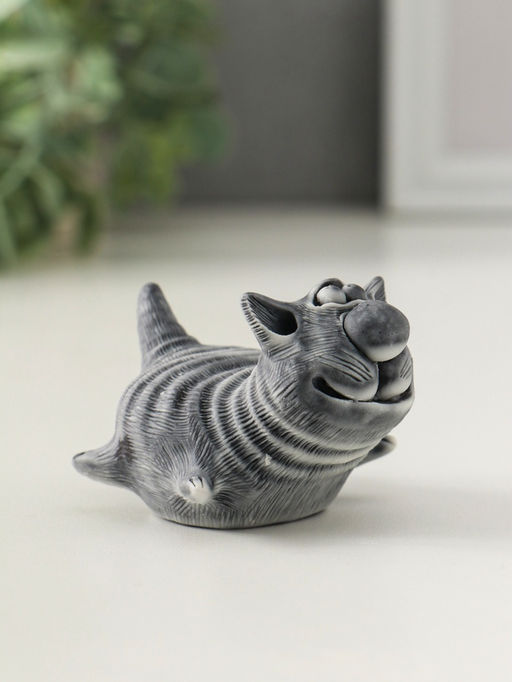 Сувенир "Кот летит на пузе" 4,5 см