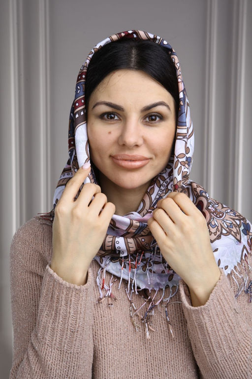 Платок на голову, с цветами и кистями MAGROM, белый, 105 х 105 см, из 100% пашмины