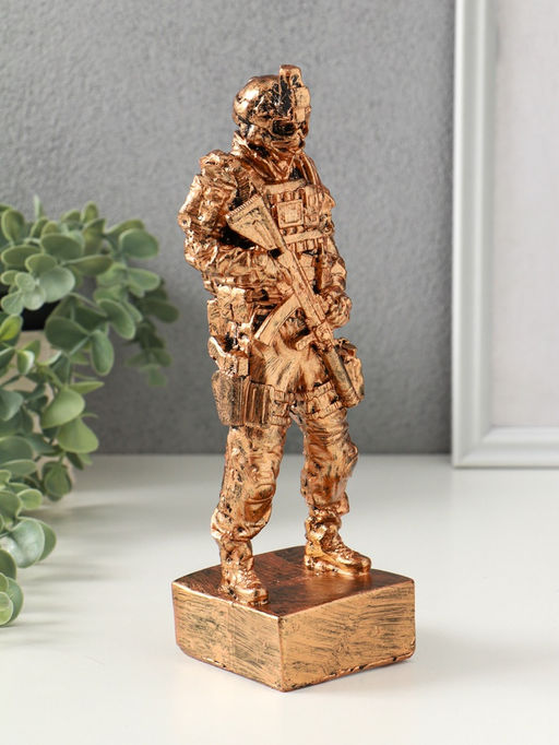 Фигура солдат «Воин СВО», 24×7×7 см, под золото