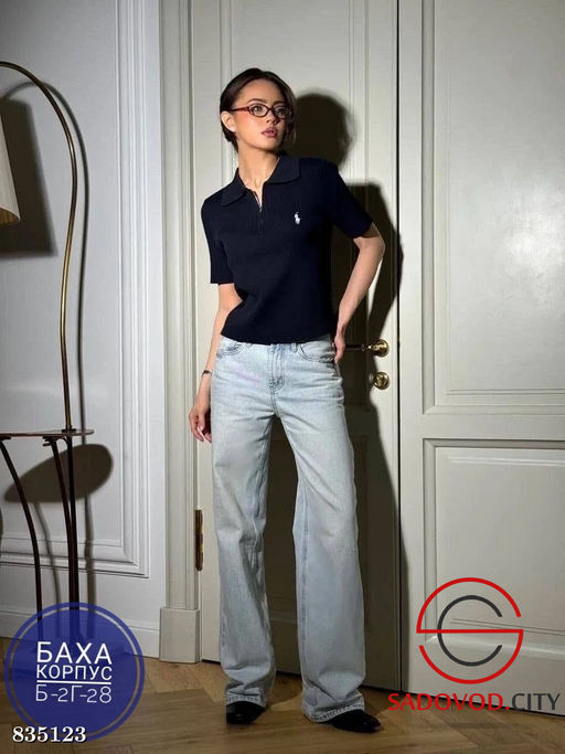 Футболка поло на полузамке