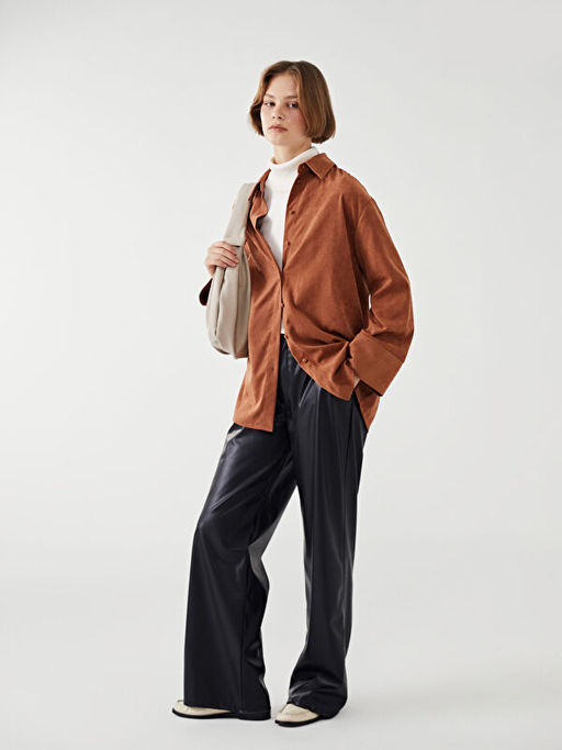 Standart Fit Deri G?r?n?ml? Kad?n Pantolon