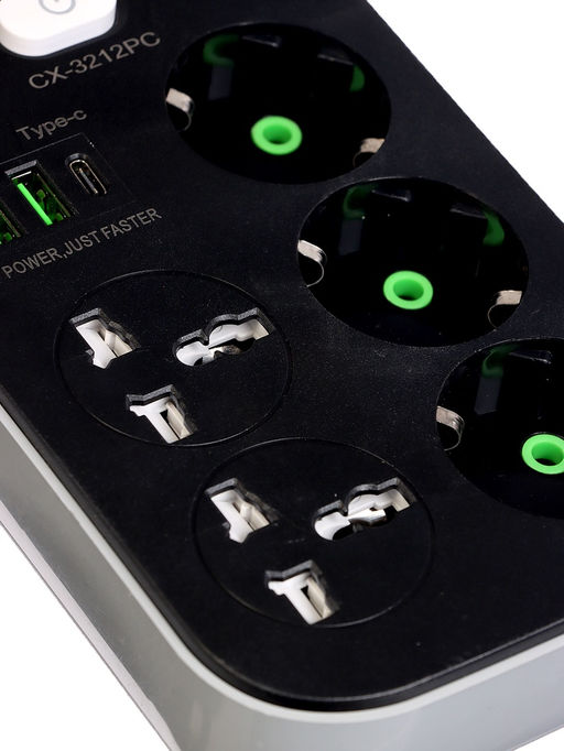 Удлинитель сетевой, 5 розеток (3 евро + 2 универсальные), 2 м, 1300 Вт, 3×0.75 мм2, 2 USB-A, USB-C, 2.1 А, c заземлением, с выключателем