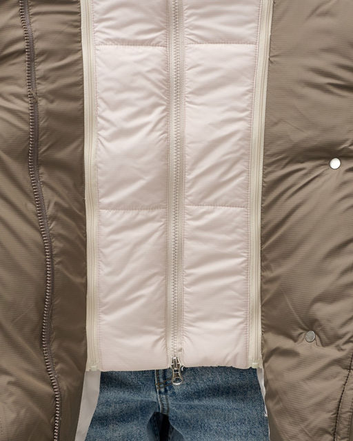 Куртка двубортная женская зимняя с капюшоном коричневого цвета 7736K Бренд: Visdeer  фото 9