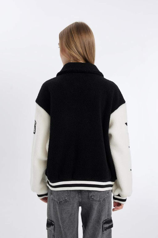 Плюшевая куртка-бомбер с карманами и карманами на кнопках с вышивкой поло большого размера - Defacto фото 10