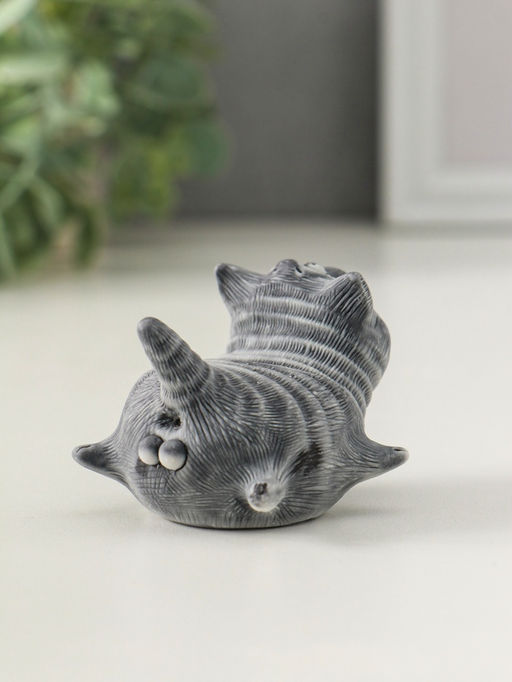 Сувенир "Кот летит на пузе" 4,5 см