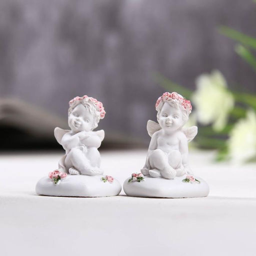 Цена за 2 шт. Фигурка полистоун «Ангелок сидит на сердце в венке из роз», 3.5×3×4 см, МИКС