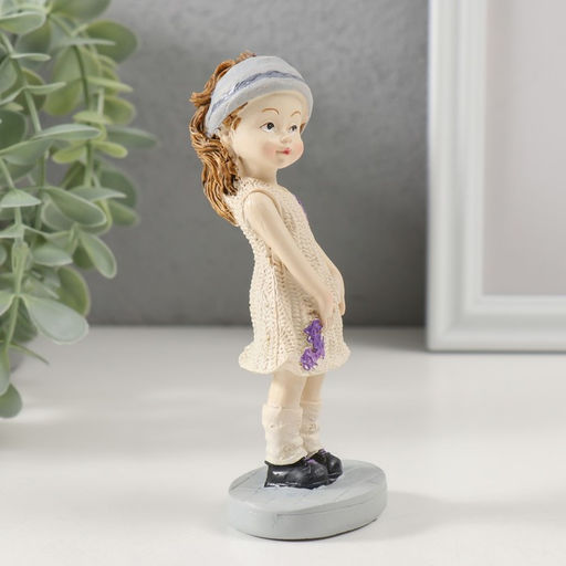 Фигурка полистоун «Девочка модница», 13×5.5×4 см, МИКС