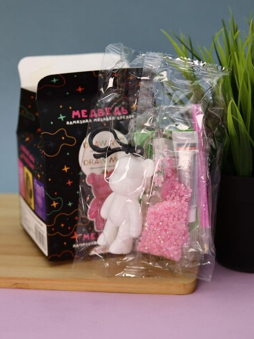 Алмазная мозаика на брелке Draw Me! Fuchsia bear, (4.5*3.5*8 см)