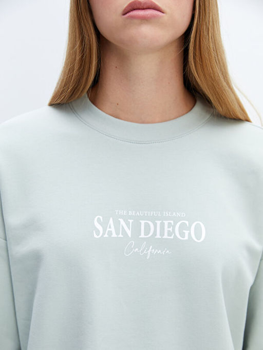 Bisiklet Yaka Bask?l? Oversize Kad?n Sweatshirt
