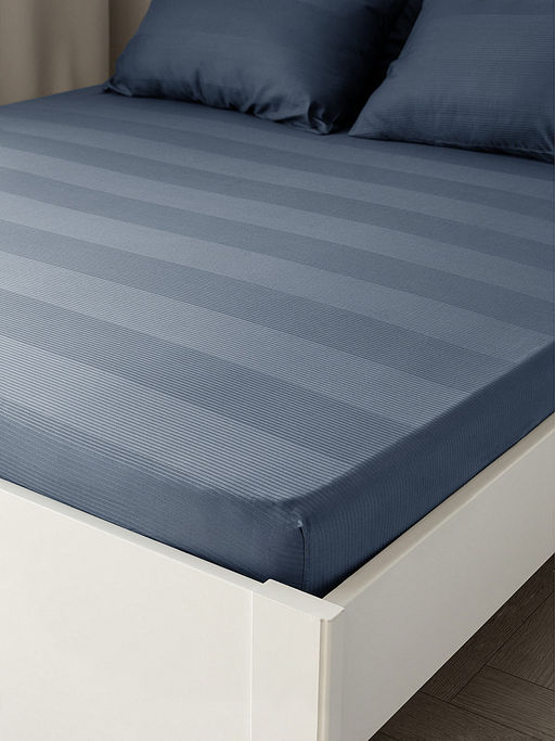 Проcтыня натяжная сатин-страйп 180x200+25 синий сатин