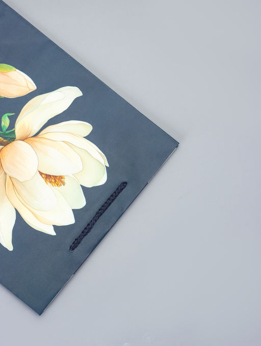 Цена за 2 шт. Пакет подарочный ламинированный Белая магнолия 26?12?32 см