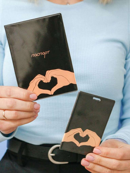 Держатель для карт Heart in my hand (6,5 х 10,4 см)