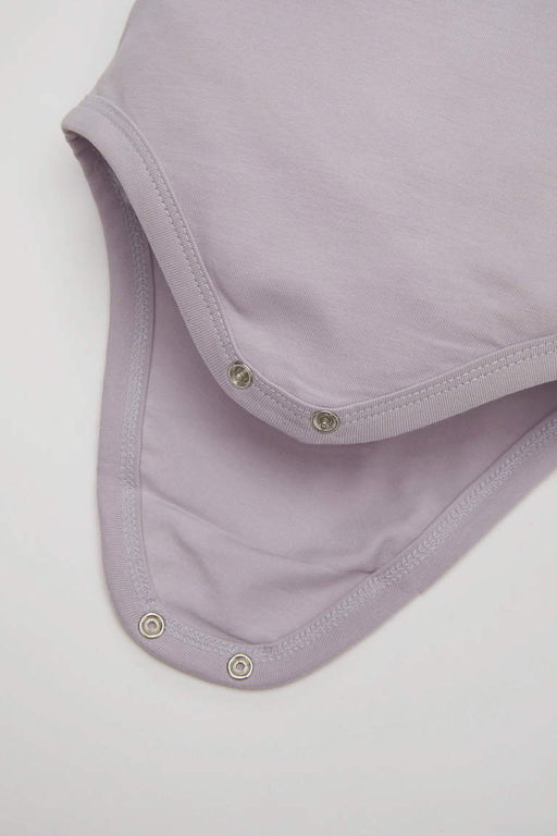 Комбинезон из чесаного хлопка с круглым вырезом и принтом динозавра для новорожденных девочек, комплект из 2 предметов с короткими рукавами и застежкой на защелках - Defacto фото 3