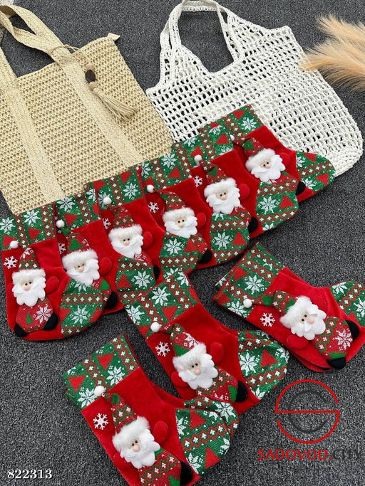 Новогодний сапожок Деда Мороза для подарков и сладостей