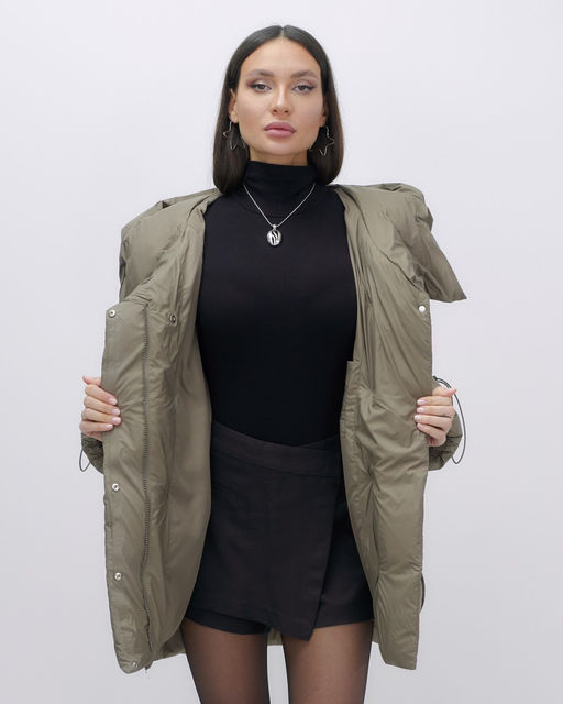 Куртка зимняя женская с большим капюшоном модная коричневого цвета 7739K - Visdeer фото 15