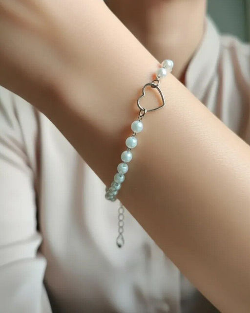 Браслет из стали с бусинами