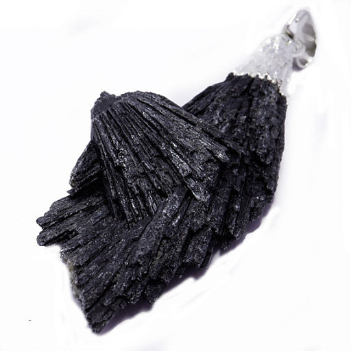 Кулон с натуральным камнем Кианит защита и приумножение богатства