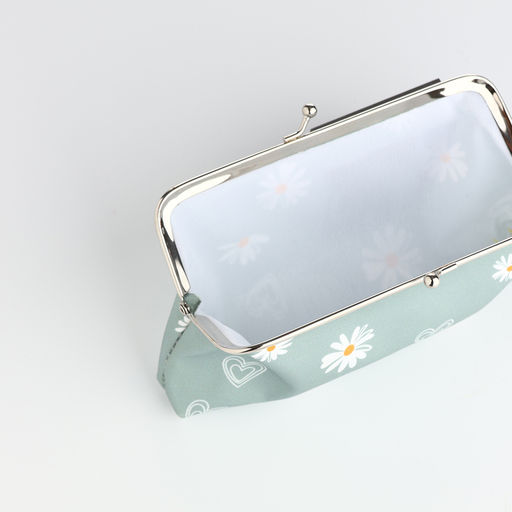 Косметичка женская на фермуаре, маленькая, с принтом Ромашки, зелёный - Simaland фото 3