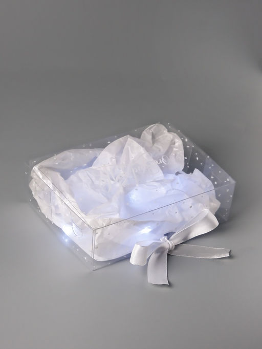 Коробка подарочная пластиковая с тишью и гирляндой «Поздравляю», 16.5 х 12 х 5 см