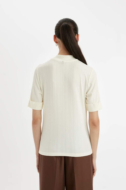 Футболка с короткими рукавами и полуводолазкой стандартного кроя в рубчик на бретельках - Defacto фото 5