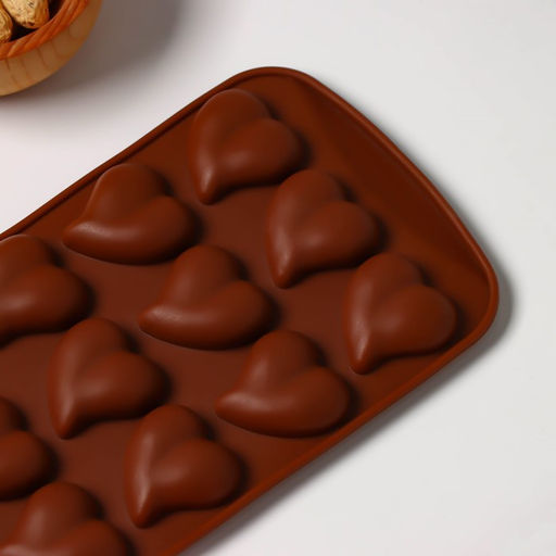 Форма для конфет и шоколада Доляна Сердца, силикон, 21.5?10.5?1.8 см, 15 ячеек (3?3 см), коричневая