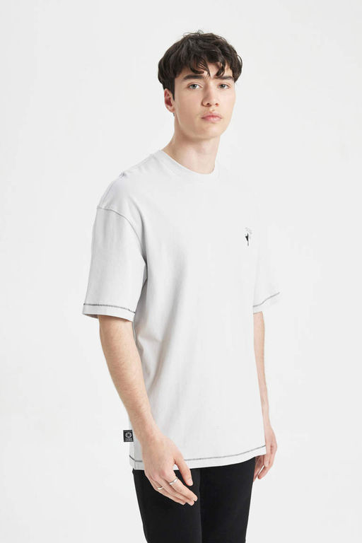 Футболка Comfort Fit с круглым вырезом и короткими рукавами с принтом на спине - Defacto фото 5