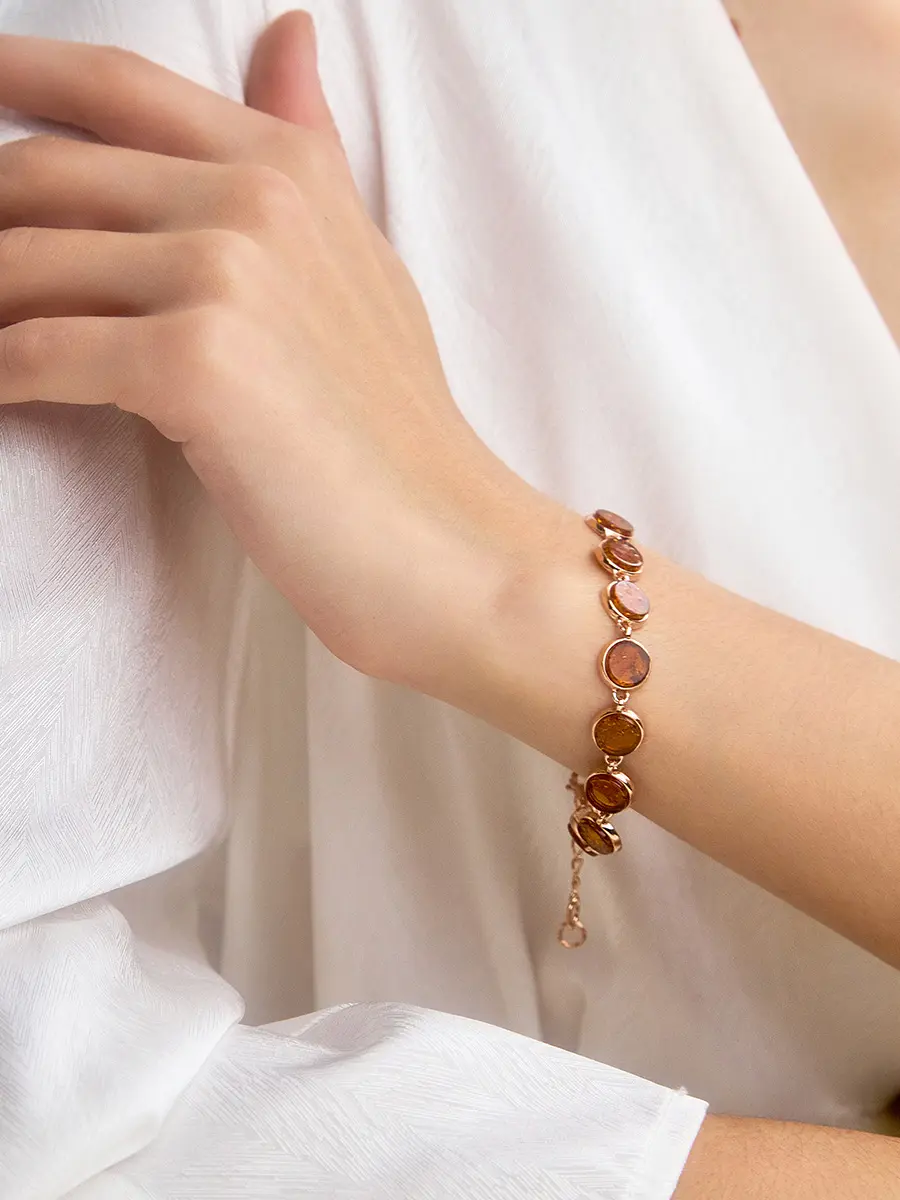 Браслет Фурор из позолоченного серебра и натурального янтаря коньячного цвета - Амберхолл фото 4