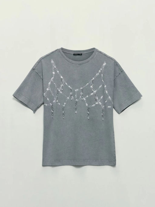 Футболка с принтом и декоративными кристаллами / Zarina
