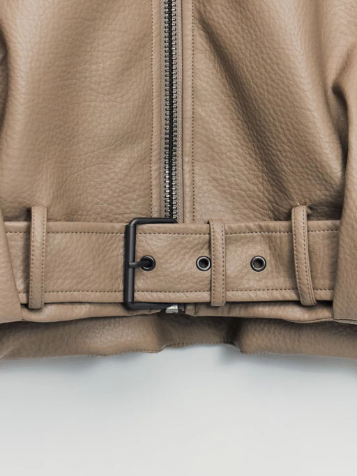 Куртка-бомбер из искусственной кожи с ремнем / Zarina  фото 13