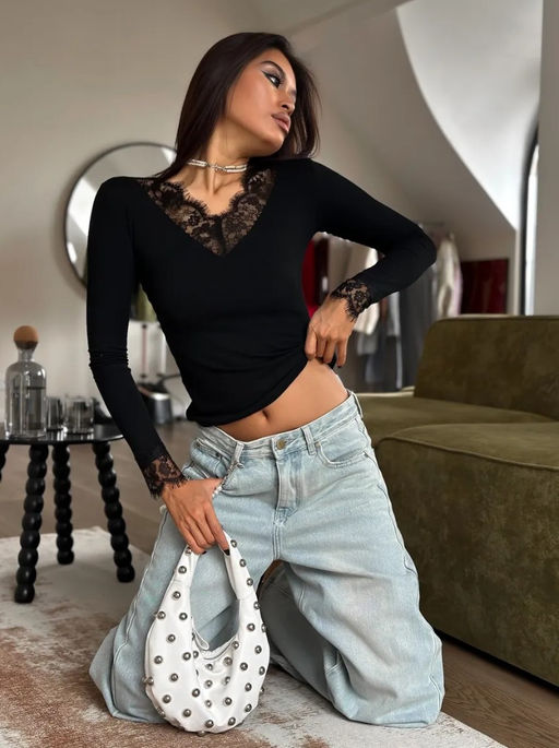 K13374 Лонгслив с кружевом ЧЕРНЫЙ