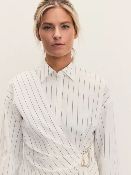 Льняная рубашка в полоску с декоративной пряжкой / Zarina  фото 8