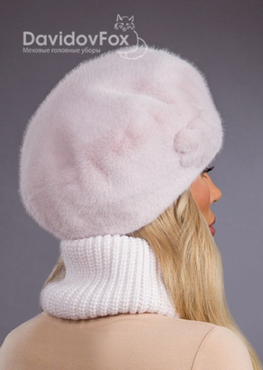 Шапка Берет экомех с украшением розовый жемчуг