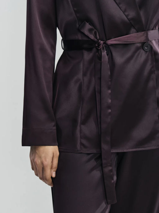 Атласная блузка с отложным воротником и поясом / Zarina