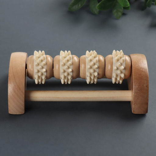 Массажёр для ног «Ножное счастье», 13.5×8×5 см, 4 колеса с шипами, деревянный