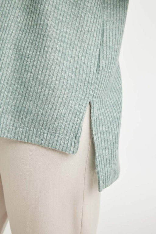 Женский простой свитшот свободного покроя с круглым вырезом в рубчик на бретельках с боковыми разрезами - Defacto фото 6