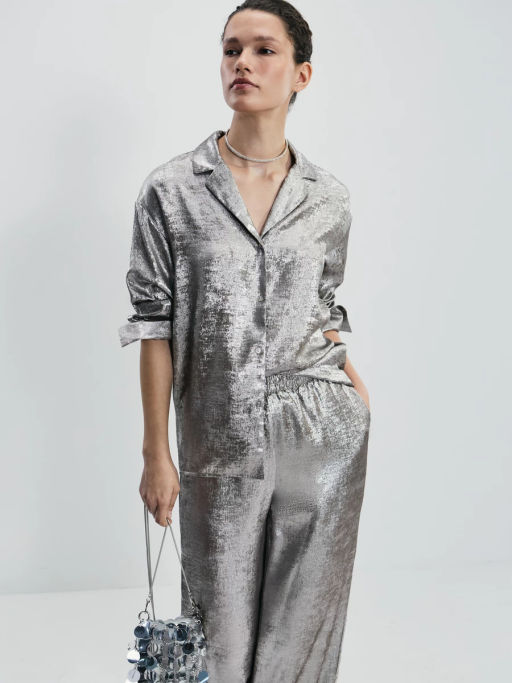 Блузка из блестящей ткани / Zarina