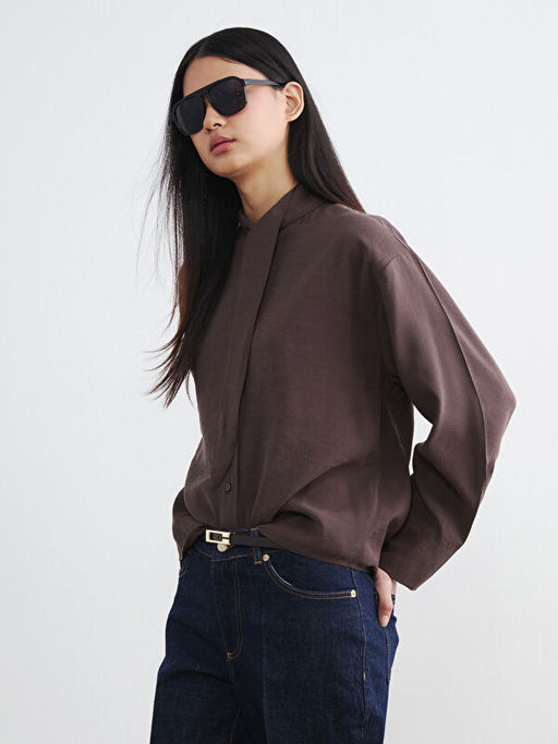 Fular Yaka Kad?n G?mlek