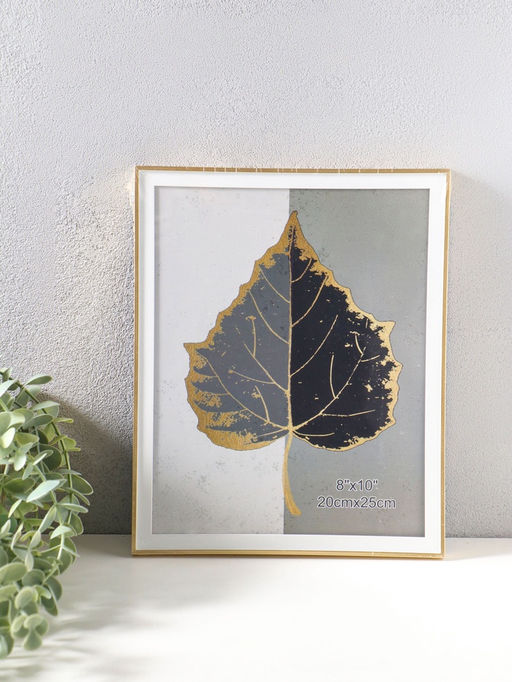 Фоторамка для фото 20×25 см «Современная классика», пластик, под золото и белый, 26×20.8×1.5 см